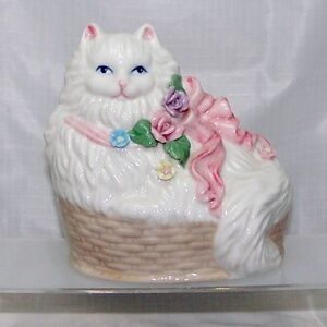 Heritage House Cat Musical figurine,  "Soft And Sweet Sugar, Over the Rainbow"